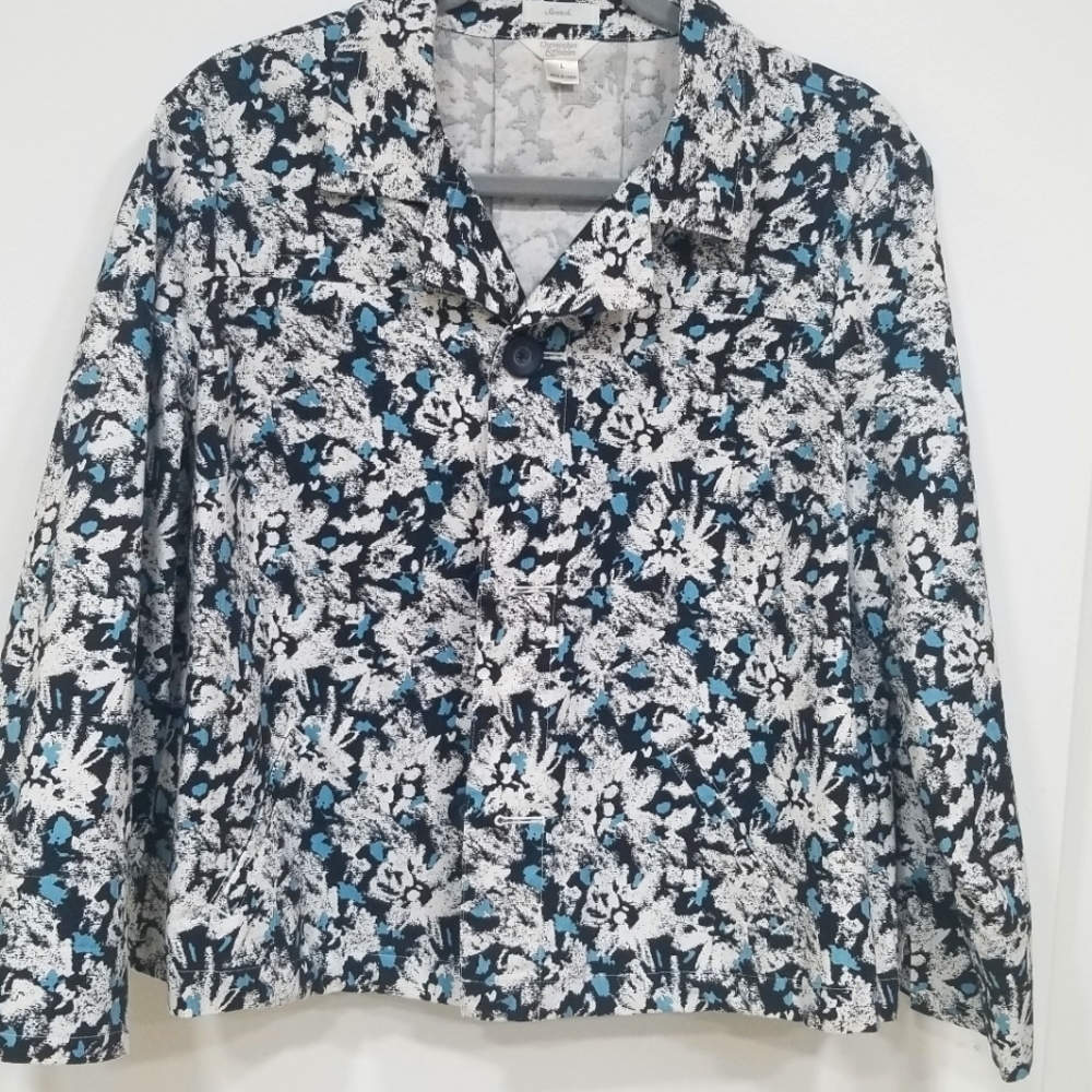 Womens Jean style jacket. Size L.